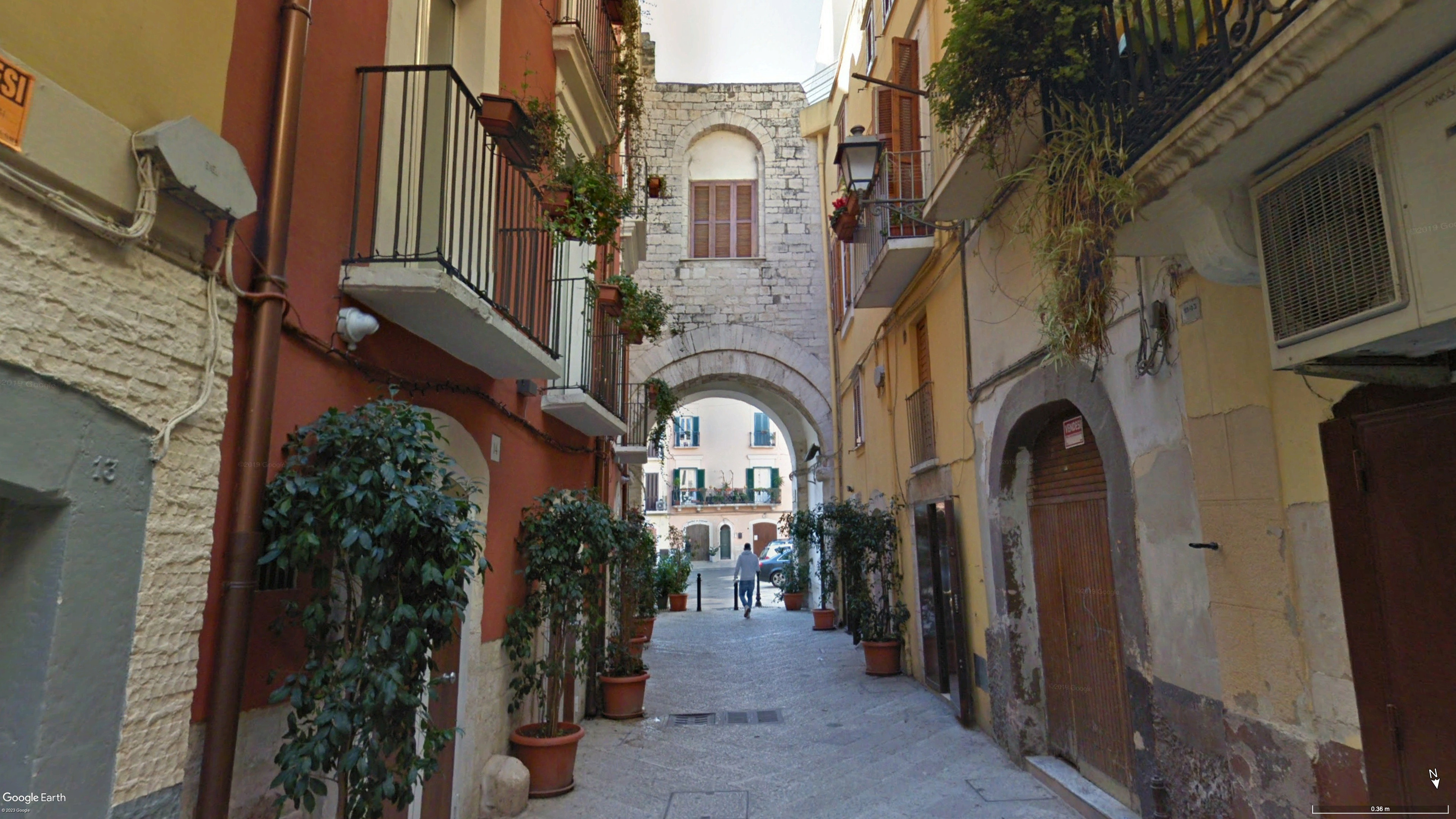 Figure 5. Tower house in Strada Arco della Neve (Google Earth)