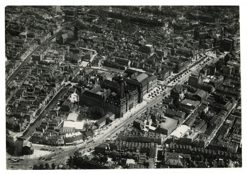 Figure 6a. Rotterdam, Coolsingel before bombardment, 1933. Collection City Archives of Rotterdam, collection 4232, specific number III-168-03-9, 1933