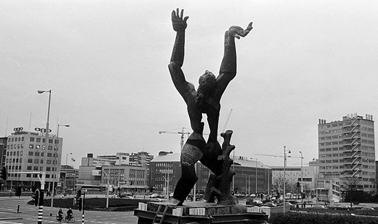 Figure 8. Rotterdam, Monument “Verwoeste stad” by Ossip Zadkine in new location. ©Verhoeff, Bert / Nationaal Archief/CC0 2.24.01.05 Bestand 927-6843